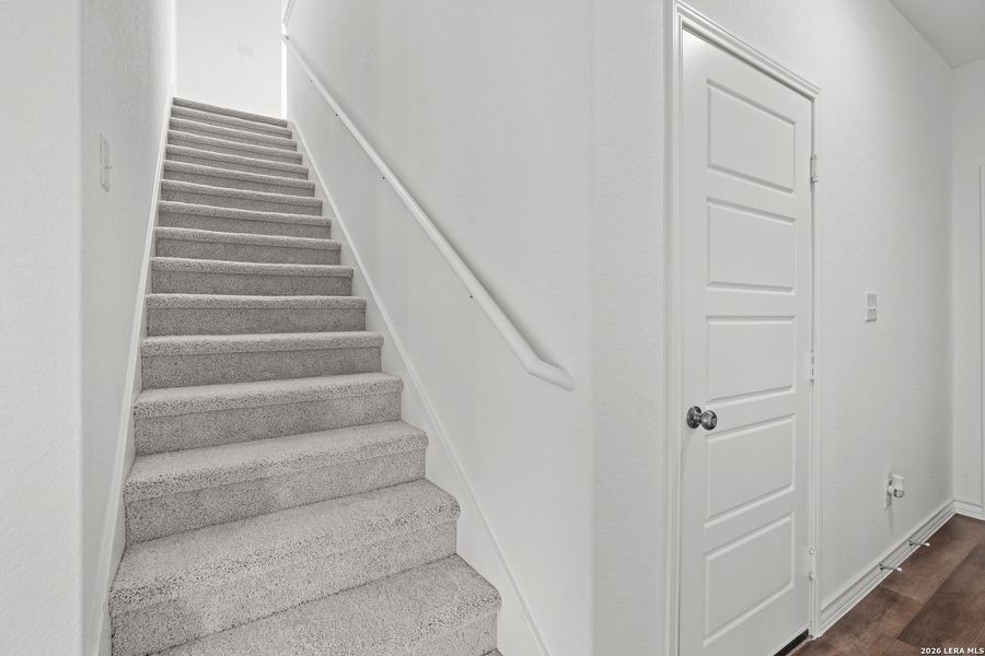 Spacious, unfurnished interior of a new home in Vista Real, Converse (Image 36).