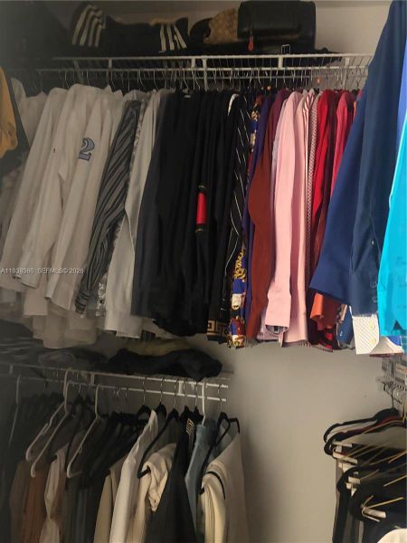 Close-up of interior finishes inside a home in , Haines City (Image 20).