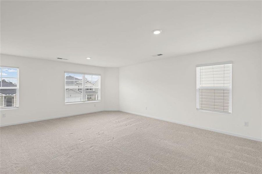 Spacious, unfurnished interior of a new home in Twin Lakes, Hoschton (Image 37).