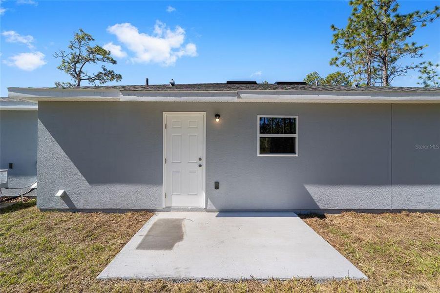 Exterior details and patio area of a home in , Dunnellon (Image 28). Exterior details and patio area of a home in , Dunnellon (Image 28).