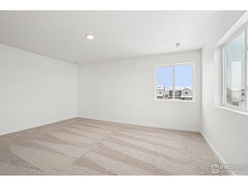 Spacious, unfurnished interior of a new home in Bloom, Fort Collins (Image 26).