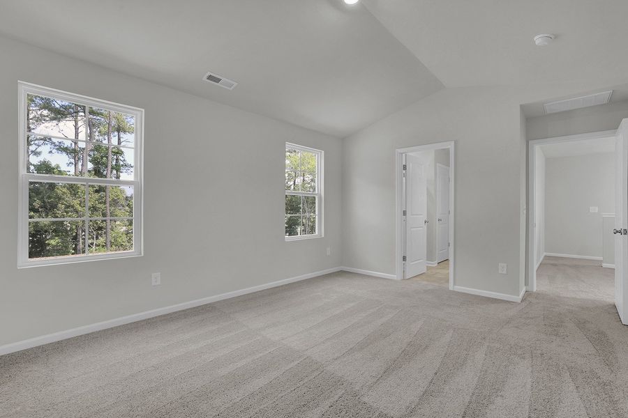 Spacious, unfurnished interior of a new home in River Tide Farms, Bolivia (Image 17).