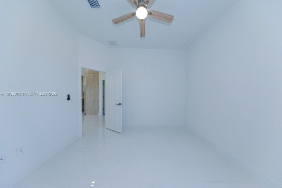 Spacious, unfurnished interior of a new home in , Lehigh Acres (Image 49).