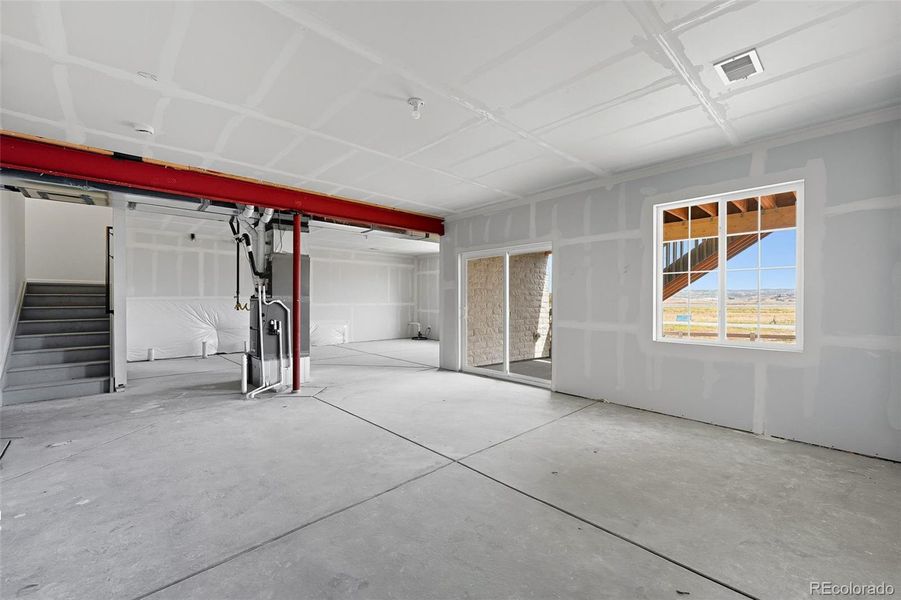 8828 Whiteclover ~ Ready Now