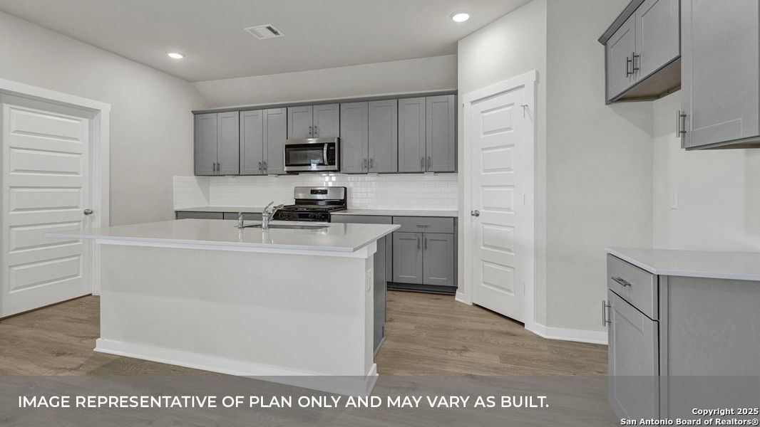 Furnished interior view inside a new home in Sonoma Oaks, Fredericksburg (Image 7). Furnished interior view inside a new home in Sonoma Oaks, Fredericksburg (Image 7).