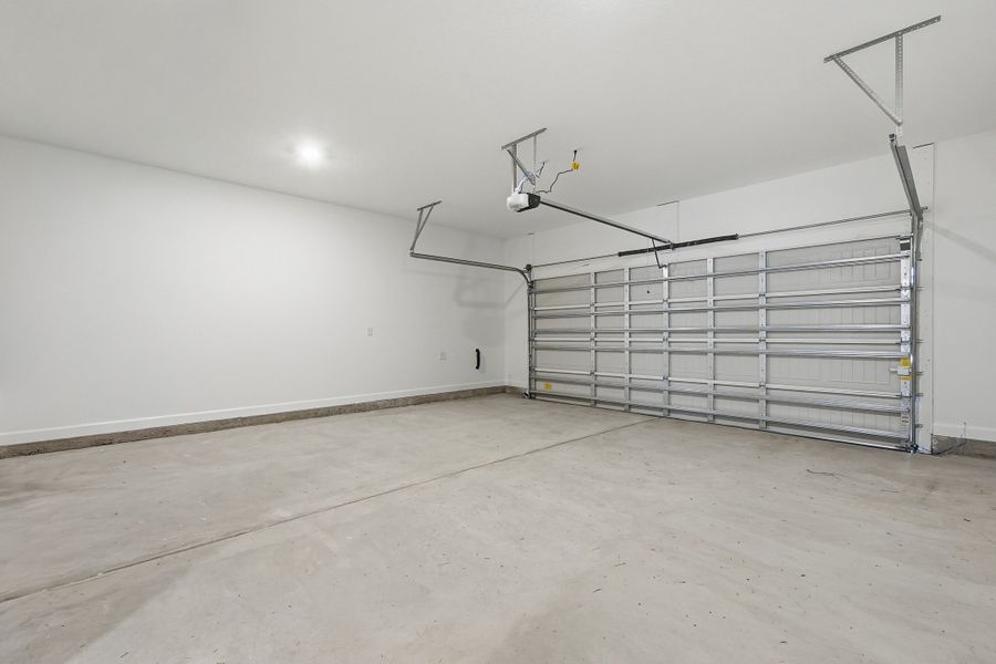 Spacious, unfurnished interior of a new home in Southern Charm, Crestview (Image 39).