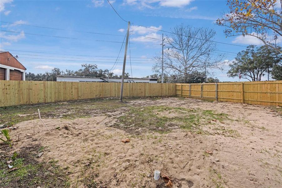 Exterior details and patio area of a home in , Ocala (Image 14).