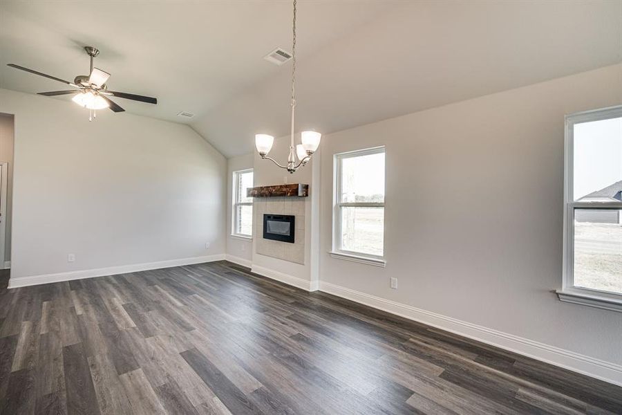 Spacious, unfurnished interior of a new home in , Corsicana (Image 27).