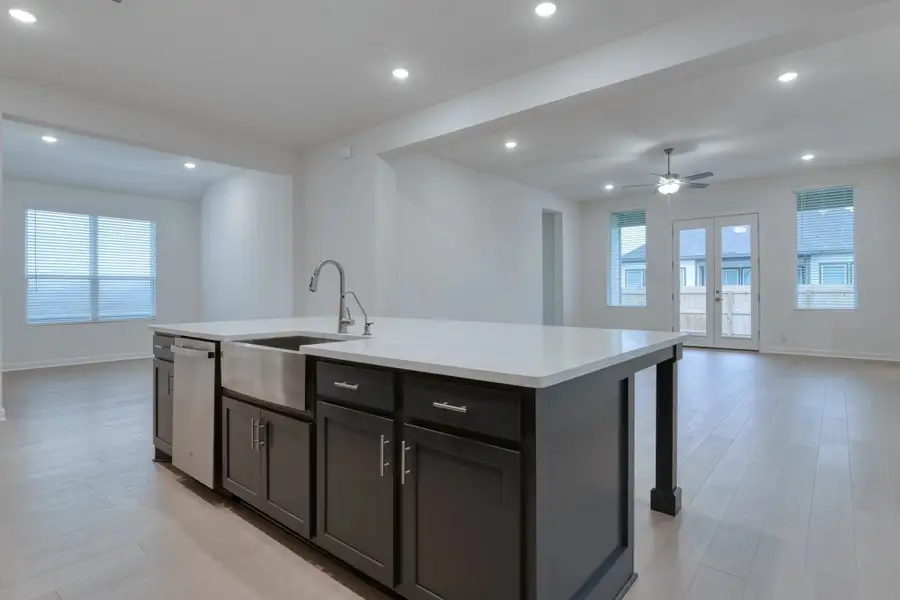 Kitchen, Breakfast, & Family