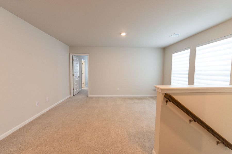 Spacious, unfurnished interior of a new home in , Summerville (Image 17).