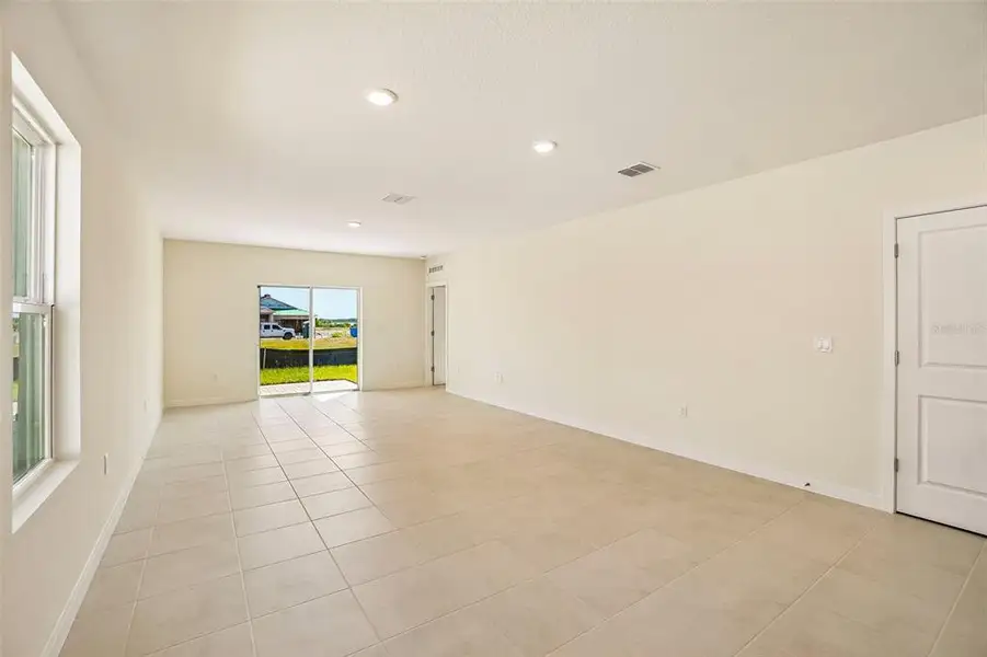 Spacious, unfurnished interior of a new home in Willowbrook North, Winter Haven (Image 36). Spacious, unfurnished interior of a new home in Willowbrook North, Winter Haven (Image 36).