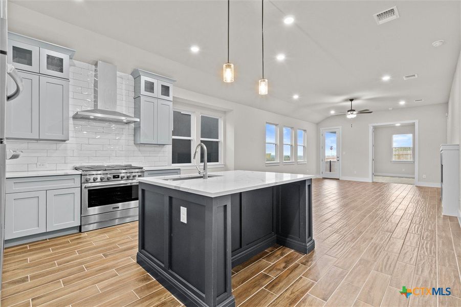 Furnished interior view inside a new home in Morningstar, Georgetown (Image 5).