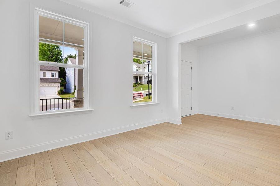 Spacious, unfurnished interior of a new home in Falls Creek, Flowery Branch (Image 17).