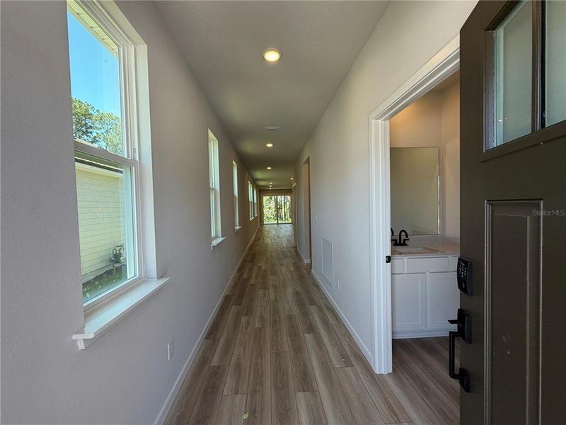 Spacious, unfurnished interior of a new home in Reserve East, Flagler Beach (Image 20).