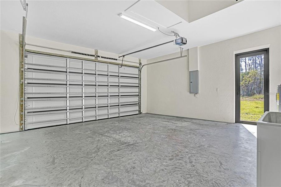 Spacious, unfurnished interior of a new home in , North Port (Image 46). Spacious, unfurnished interior of a new home in , North Port (Image 46).