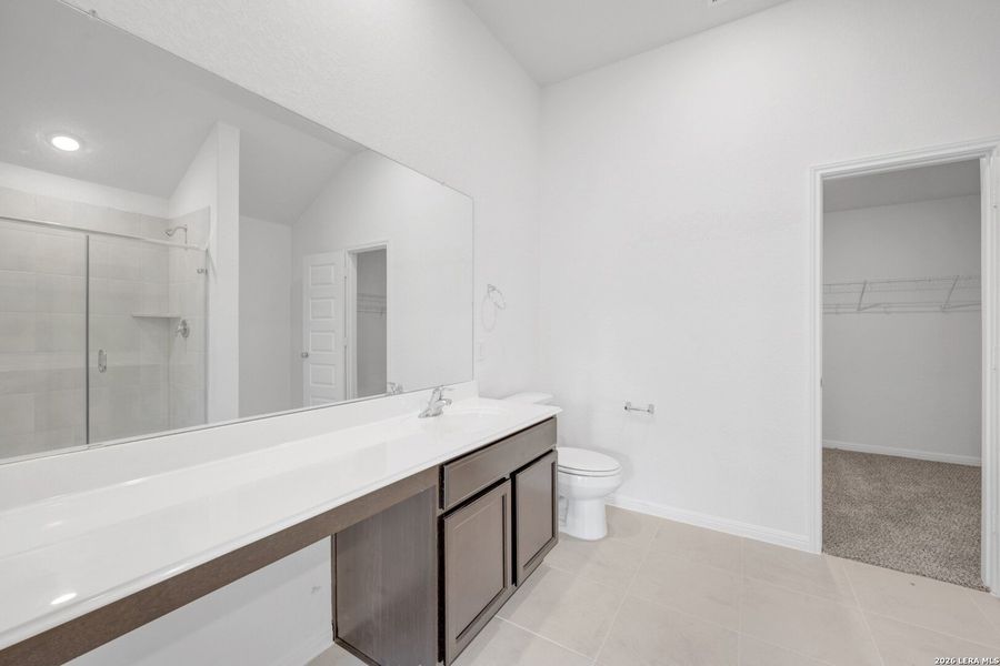 Furnished interior view inside a new home in Cinco Lakes, San Antonio (Image 5).