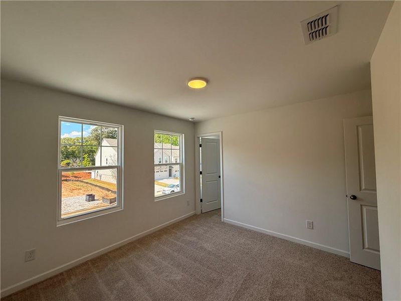 Spacious, unfurnished interior of a new home in Leydenview, Mableton (Image 40).