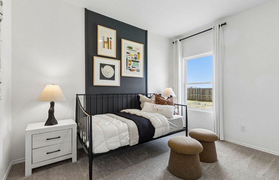 Representative furnished interior of a home built from the Livingston by Pulte Homes in Cottonwood, Howe (Image 12).