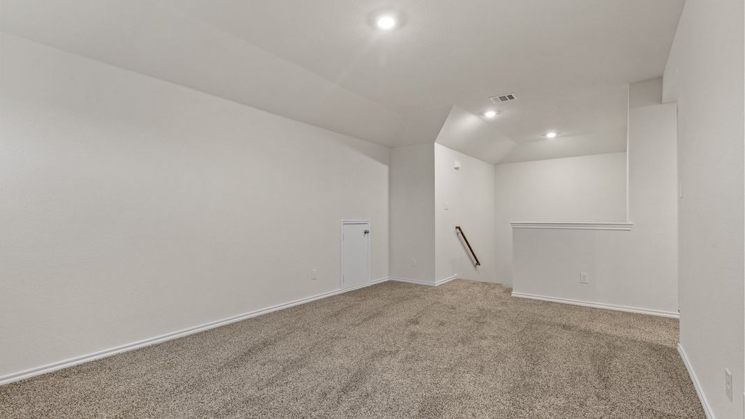 Spacious, unfurnished interior of a new home in Verandah, Royse City (Image 18).