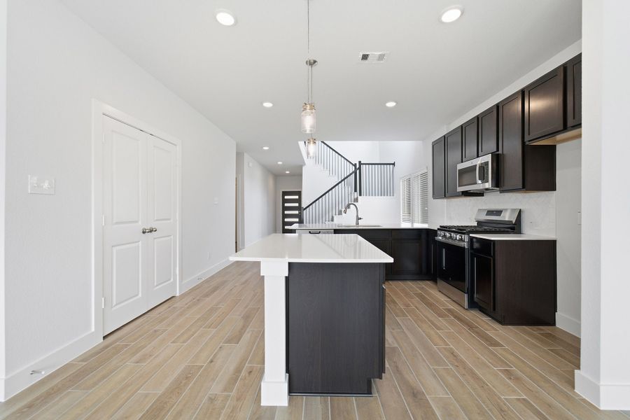 Furnished interior view inside a new home in Magnolia Springs, Montgomery (Image 14).