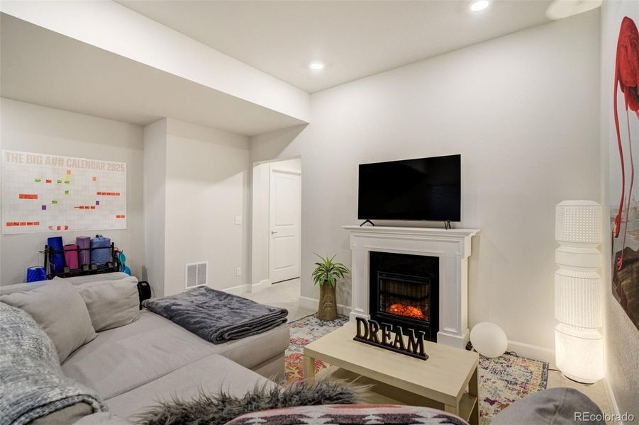 Furnished interior view inside a new home in , Castle Pines (Image 23). Furnished interior view inside a new home in , Castle Pines (Image 23).