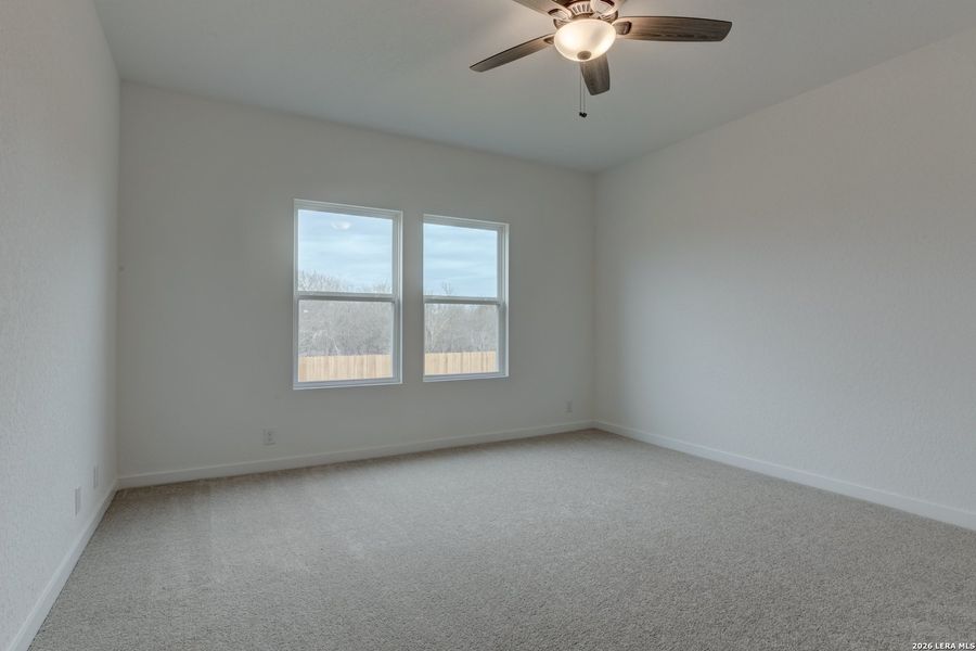 Spacious, unfurnished interior of a new home in Nopal Valley, San Antonio (Image 29).