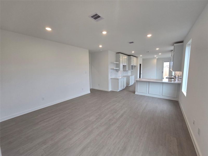 *Not actual home, pictures representative of same floor plan*