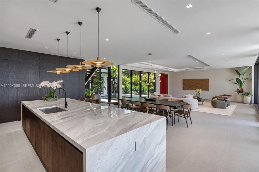 Community amenities in , Miami Beach (Image 37).