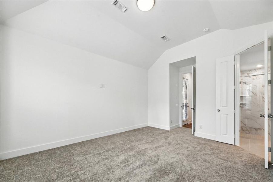 Spacious, unfurnished interior of a new home in Hillstead, Lavon (Image 22).