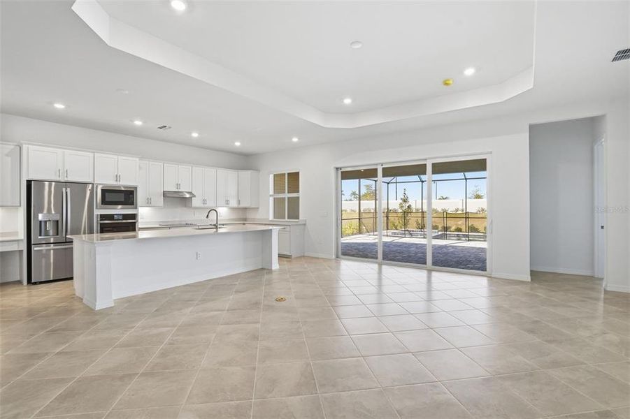 Spacious, unfurnished interior of a new home in Wellen Park Golf & Country Club, Venice (Image 18).