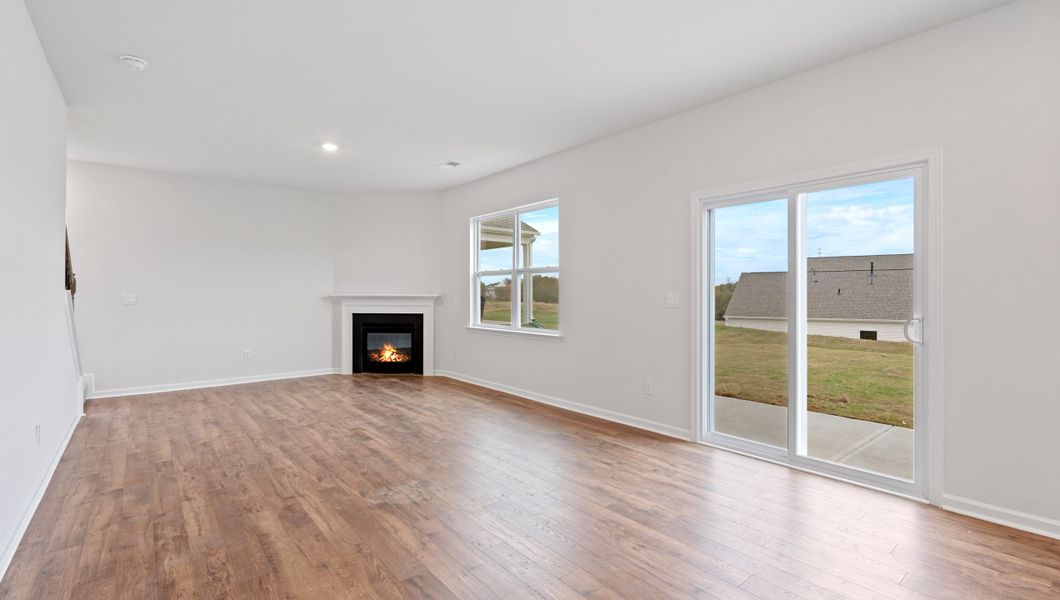 Spacious, unfurnished interior of a new home in Sage Grove, Lyman (Image 19).