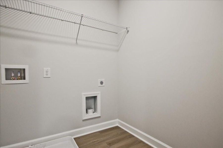 Spacious, unfurnished interior of a new home in Cherokee Township, Acworth (Image 29).