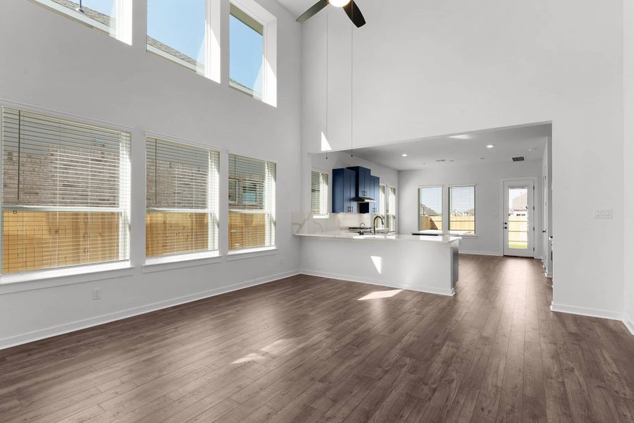 Spacious, unfurnished interior of a new home in Lariat, Liberty Hill (Image 24).