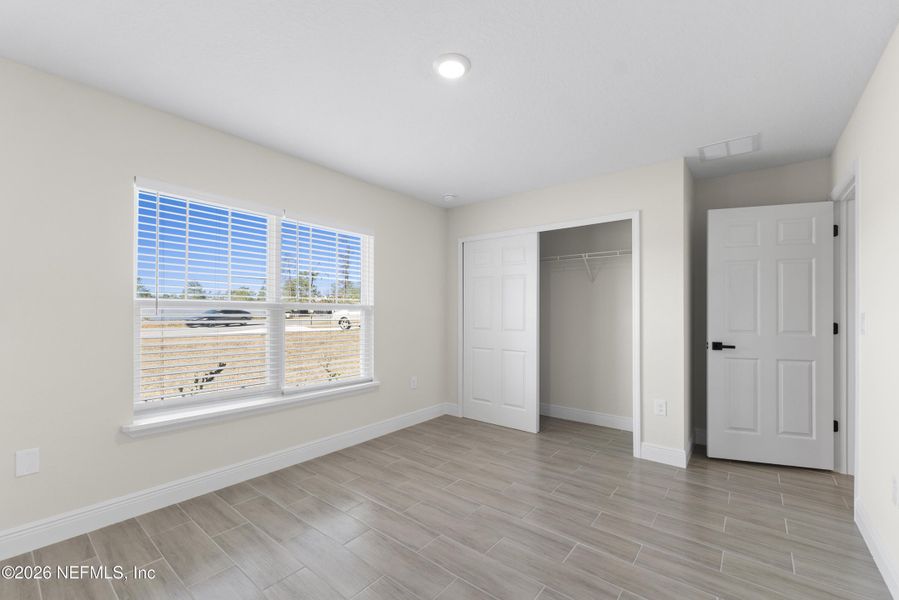Spacious, unfurnished interior of a new home in , Ocala (Image 24).
