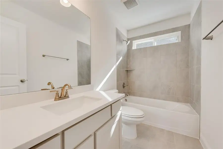 Furnished interior view inside a new home in Prairie Ridge, Midlothian (Image 8).