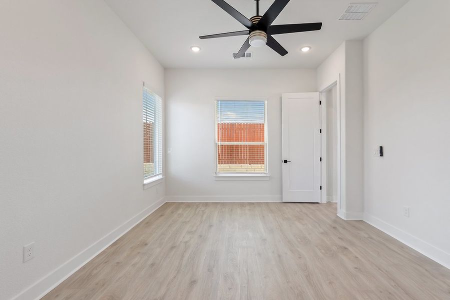 Spacious, unfurnished interior of a new home in Foxfield, Austin (Image 32). Spacious, unfurnished interior of a new home in Foxfield, Austin (Image 32).