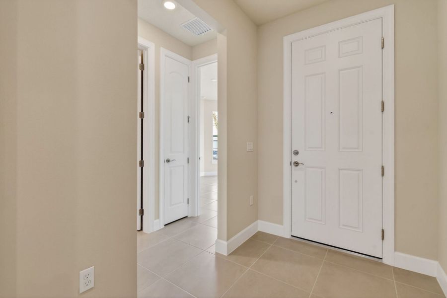 Spacious, unfurnished interior of a new home in Del Webb Tradition, Port St. Lucie (Image 64).