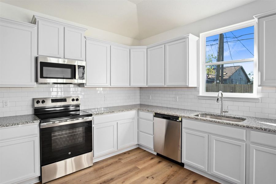Furnished interior view inside a new home in , Temple (Image 12).