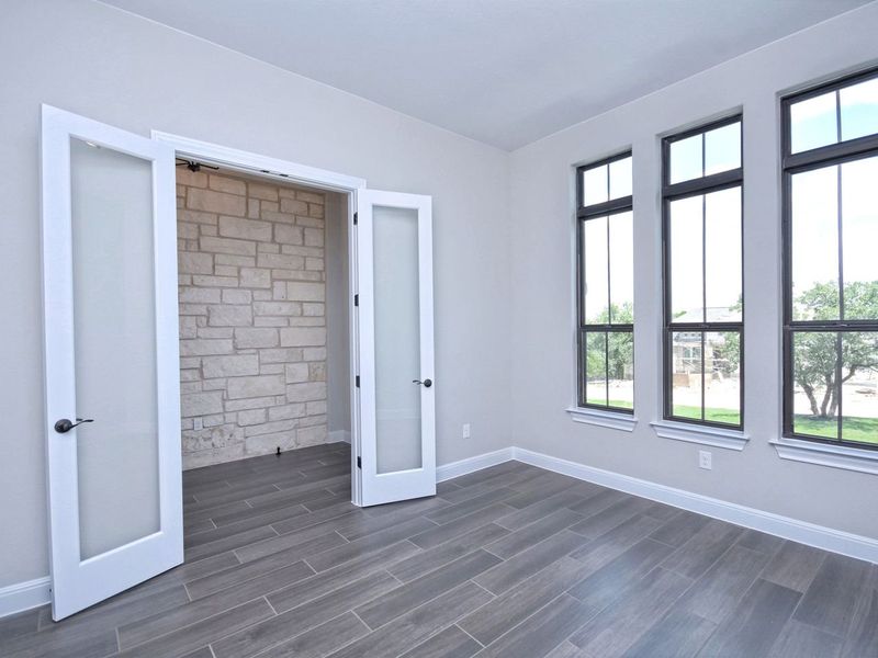 Representative unfurnished interior of a home built from the San Simeon I by Giddens Homes in Clearwater Ranch, Liberty Hill (Image 390).