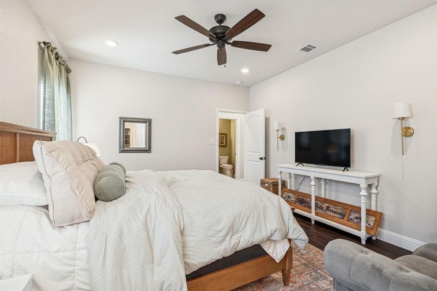 Furnished interior view inside a new home in , Burleson (Image 34). Furnished interior view inside a new home in , Burleson (Image 34).