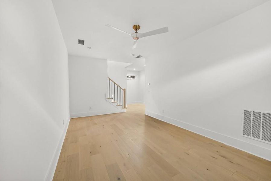 Spacious, unfurnished interior of a new home in , Atlanta (Image 18).