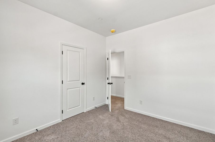 Spacious, unfurnished interior of a new home in Laurelwood Park, Gallatin (Image 27).