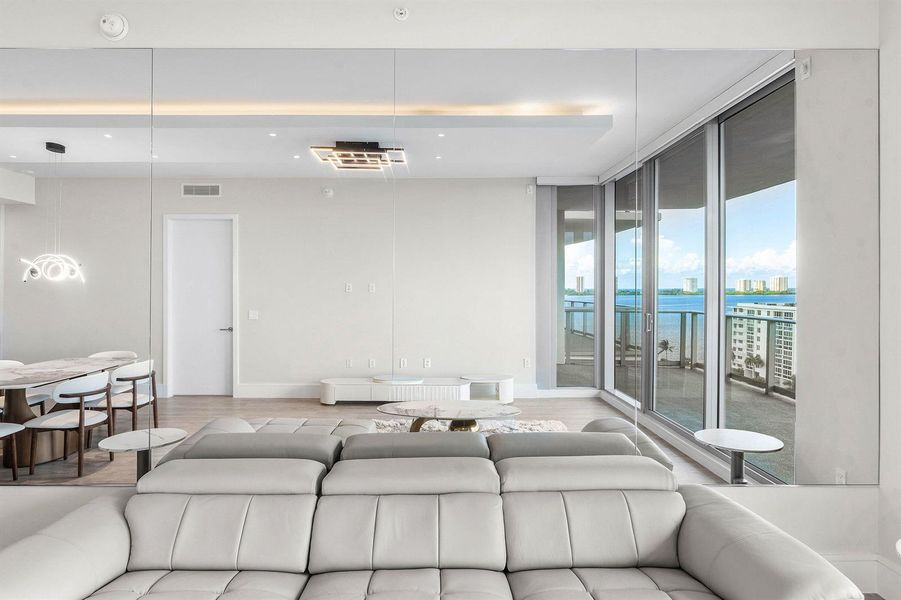 013-220LakeShoreDrive-917-LakePark-FL-33
