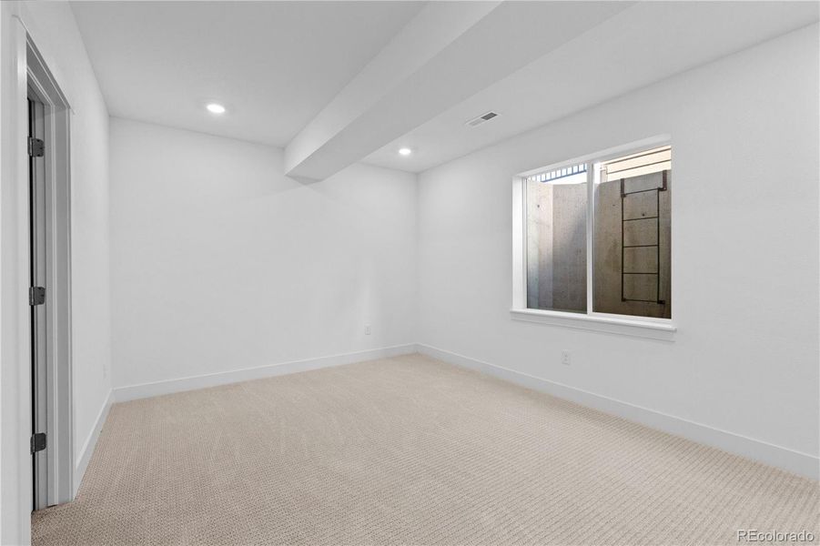 Spacious, unfurnished interior of a new home in Dillon Pointe - Journey, Broomfield (Image 26).