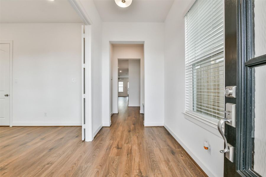 Spacious, unfurnished interior of a new home in Pearland Old Townsite, Pearland (Image 12). Spacious, unfurnished interior of a new home in Pearland Old Townsite, Pearland (Image 12).