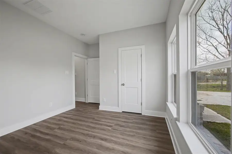 Spacious, unfurnished interior of a new home in , Dickinson (Image 30).
