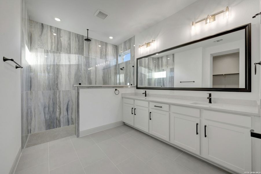 Furnished interior view inside a new home in Briggs Ranch – Signature Legacy Series, San Antonio (Image 5). Furnished interior view inside a new home in Briggs Ranch – Signature Legacy Series, San Antonio (Image 5).