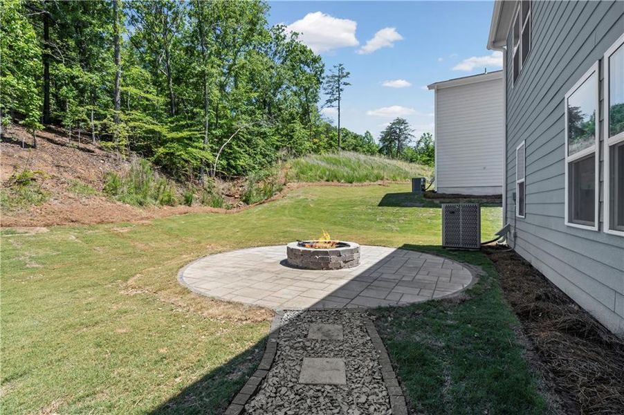 Exterior details and patio area of a home in Avery Ridge, Gainesville (Image 3).