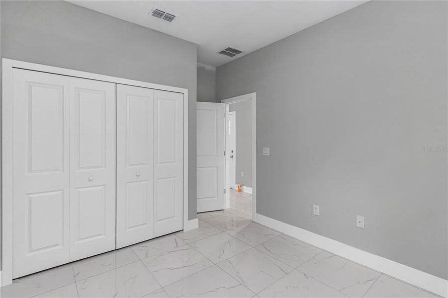 Spacious, unfurnished interior of a new home in , Ocala (Image 8).