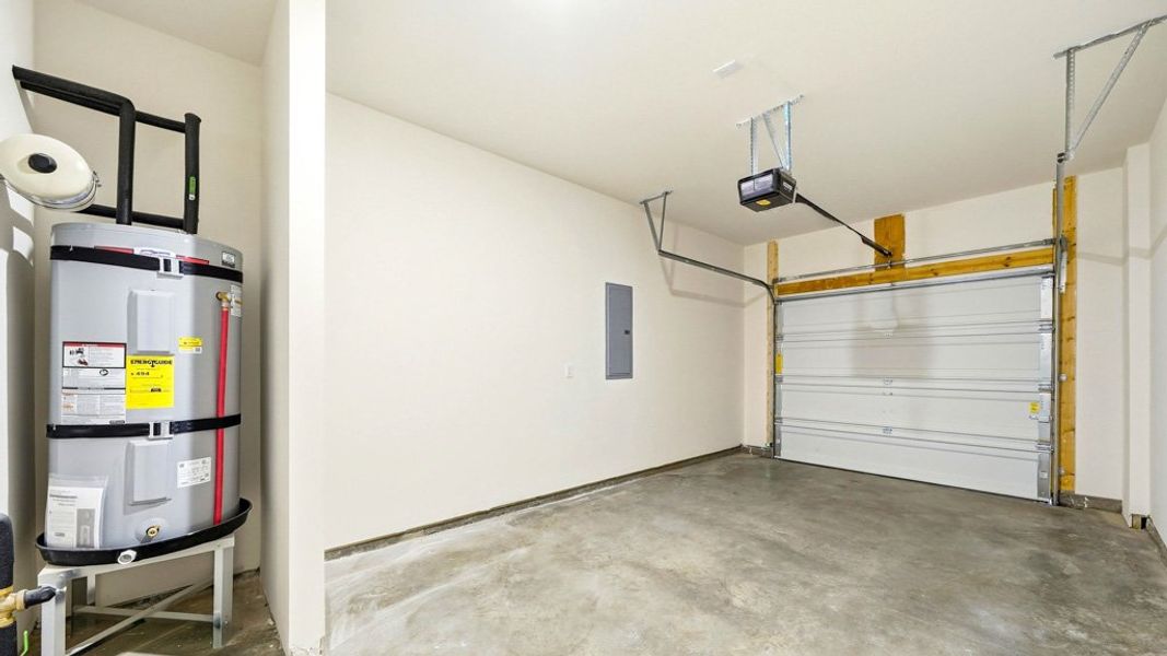 Spacious, unfurnished interior of a new home in The Arbor Townhomes, Kingsport (Image 25).